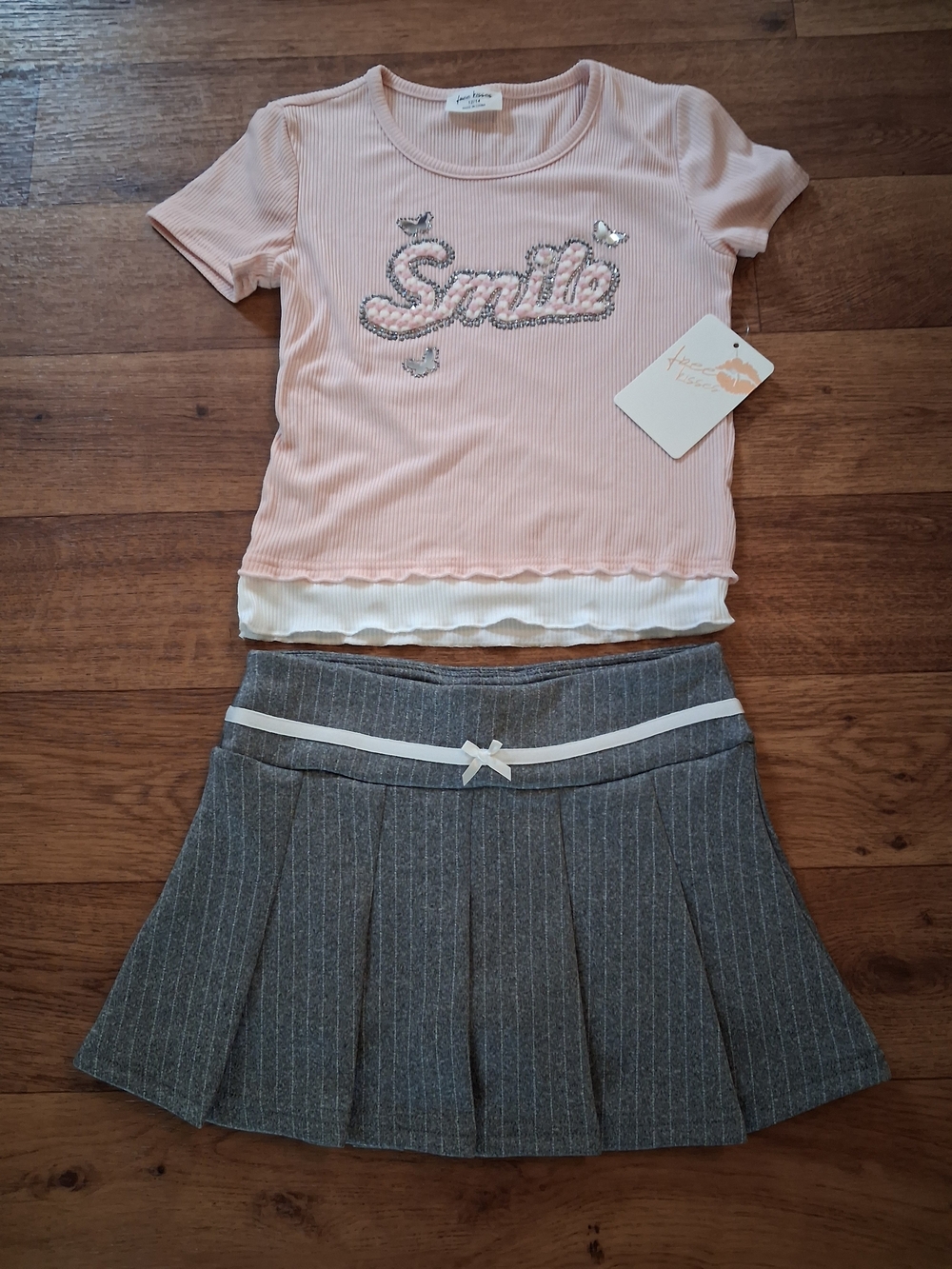 Pink 'Smile' Ribbed Tee and Gray Pleated Skirt Set